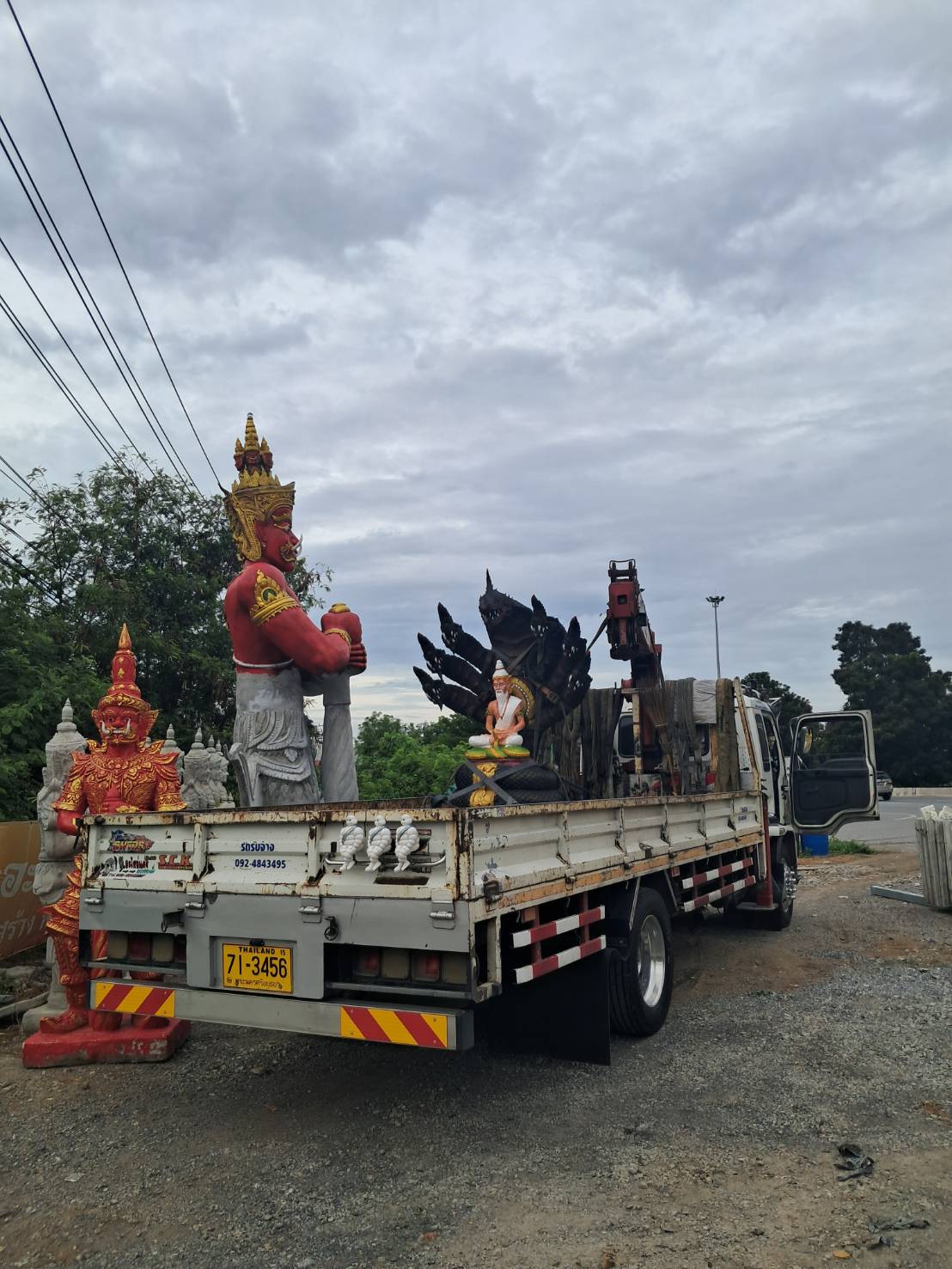 12 - https://รถเฮี๊ยบอยุธยาอ่างทอง.com | บริการรถเฮี๊ยบรับจ้างอยุธยา อ่างทอง และพื้นที่ใกล้เคียง ให้เช่ารถบรรทุกติดเครน 6 ล้อ สำหรับยกและขนย้ายสิ่งของหนักอย่างมืออาชีพ ปลอดภัย ตรงต่อเวลา ในราคาที่เป็นกันเอง