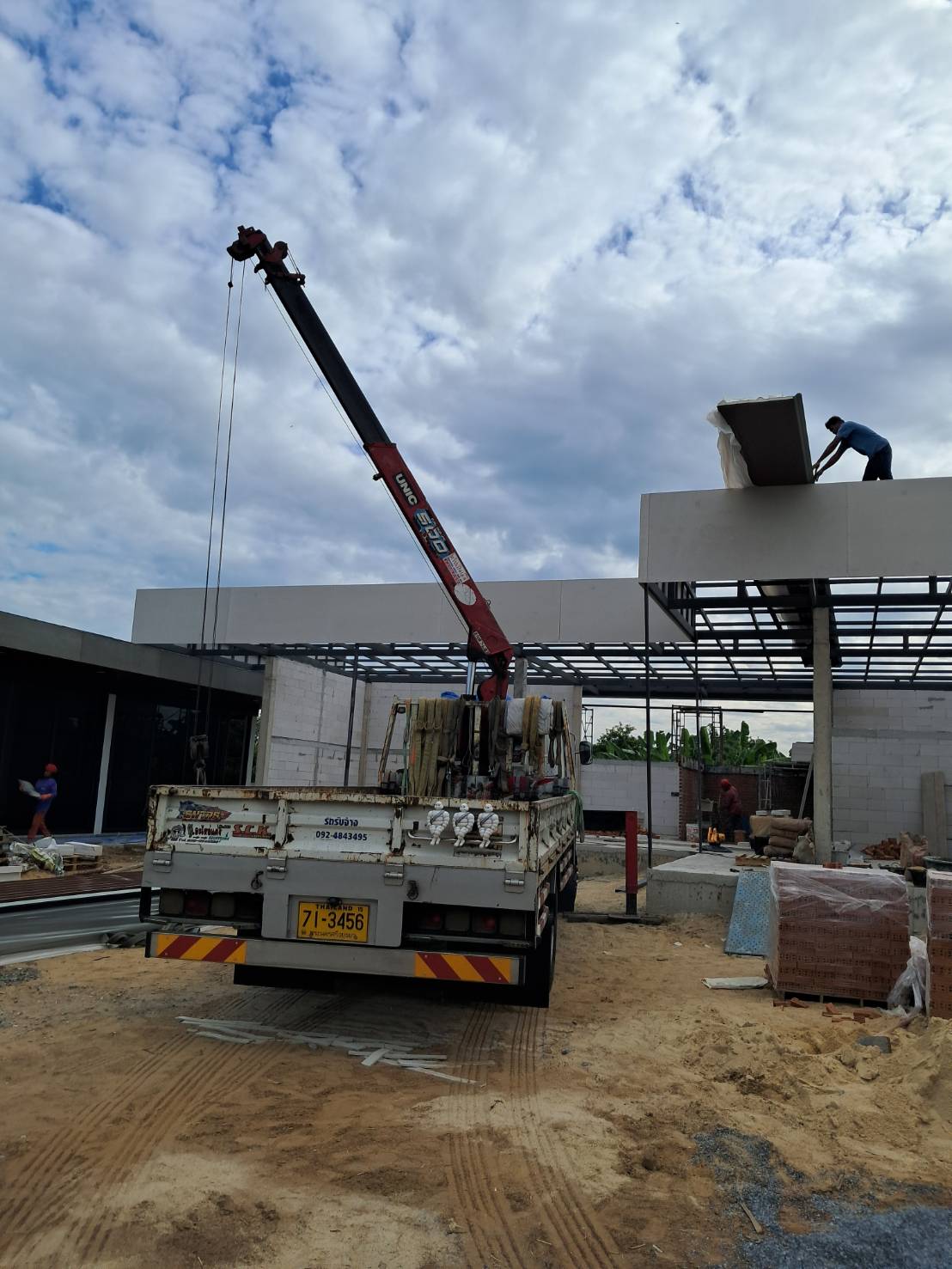 18 - https://รถเฮี๊ยบอยุธยาอ่างทอง.com | บริการรถเฮี๊ยบรับจ้างอยุธยา อ่างทอง และพื้นที่ใกล้เคียง ให้เช่ารถบรรทุกติดเครน 6 ล้อ สำหรับยกและขนย้ายสิ่งของหนักอย่างมืออาชีพ ปลอดภัย ตรงต่อเวลา ในราคาที่เป็นกันเอง