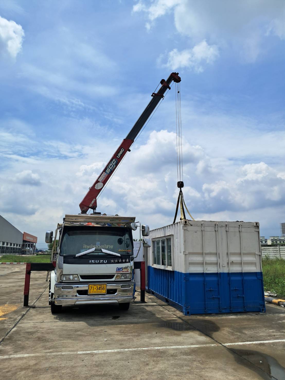 23 - https://รถเฮี๊ยบอยุธยาอ่างทอง.com | บริการรถเฮี๊ยบรับจ้างอยุธยา อ่างทอง และพื้นที่ใกล้เคียง ให้เช่ารถบรรทุกติดเครน 6 ล้อ สำหรับยกและขนย้ายสิ่งของหนักอย่างมืออาชีพ ปลอดภัย ตรงต่อเวลา ในราคาที่เป็นกันเอง