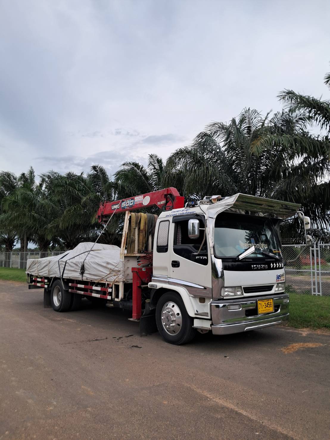 24 - https://รถเฮี๊ยบอยุธยาอ่างทอง.com | บริการรถเฮี๊ยบรับจ้างอยุธยา อ่างทอง และพื้นที่ใกล้เคียง ให้เช่ารถบรรทุกติดเครน 6 ล้อ สำหรับยกและขนย้ายสิ่งของหนักอย่างมืออาชีพ ปลอดภัย ตรงต่อเวลา ในราคาที่เป็นกันเอง