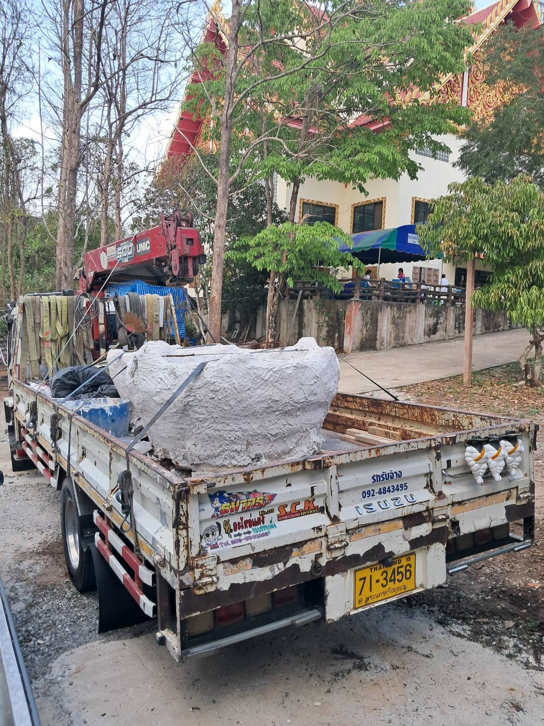 26 - https://รถเฮี๊ยบอยุธยาอ่างทอง.com | บริการรถเฮี๊ยบรับจ้างอยุธยา อ่างทอง และพื้นที่ใกล้เคียง ให้เช่ารถบรรทุกติดเครน 6 ล้อ สำหรับยกและขนย้ายสิ่งของหนักอย่างมืออาชีพ ปลอดภัย ตรงต่อเวลา ในราคาที่เป็นกันเอง