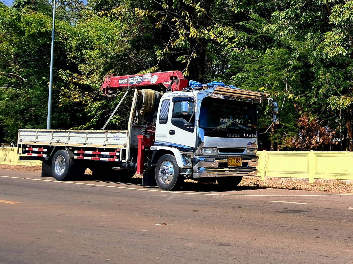 30 - https://รถเฮี๊ยบอยุธยาอ่างทอง.com | บริการรถเฮี๊ยบรับจ้างอยุธยา อ่างทอง และพื้นที่ใกล้เคียง ให้เช่ารถบรรทุกติดเครน 6 ล้อ สำหรับยกและขนย้ายสิ่งของหนักอย่างมืออาชีพ ปลอดภัย ตรงต่อเวลา ในราคาที่เป็นกันเอง