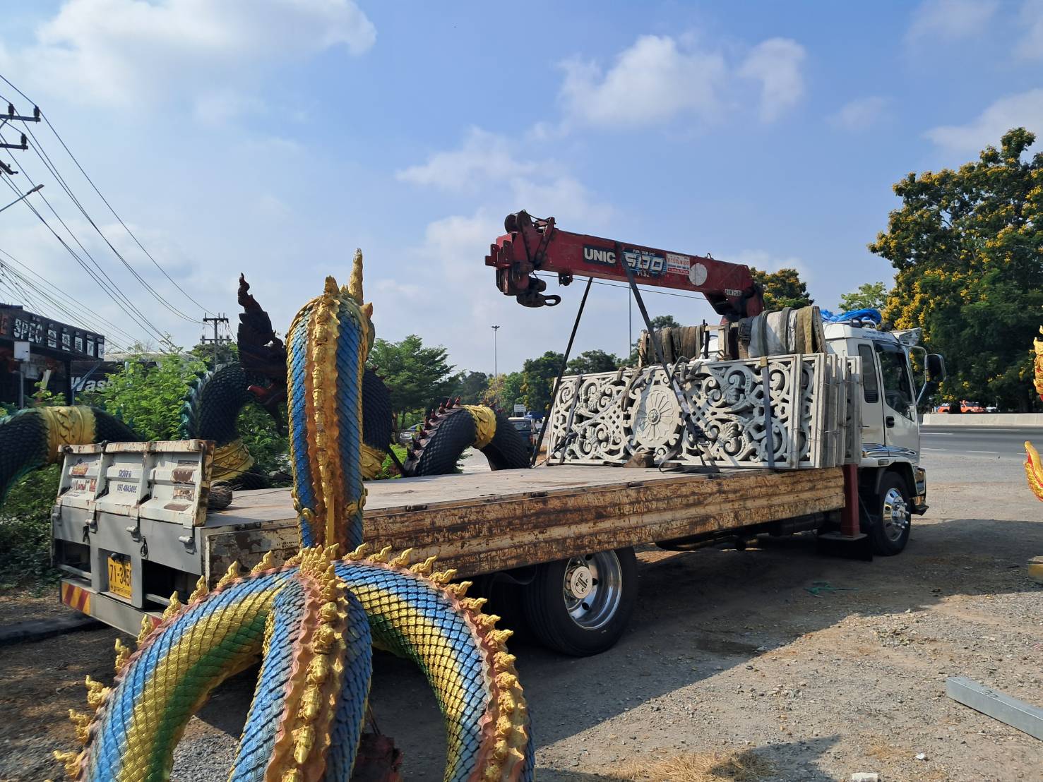 35 - https://รถเฮี๊ยบอยุธยาอ่างทอง.com | บริการรถเฮี๊ยบรับจ้างอยุธยา อ่างทอง และพื้นที่ใกล้เคียง ให้เช่ารถบรรทุกติดเครน 6 ล้อ สำหรับยกและขนย้ายสิ่งของหนักอย่างมืออาชีพ ปลอดภัย ตรงต่อเวลา ในราคาที่เป็นกันเอง