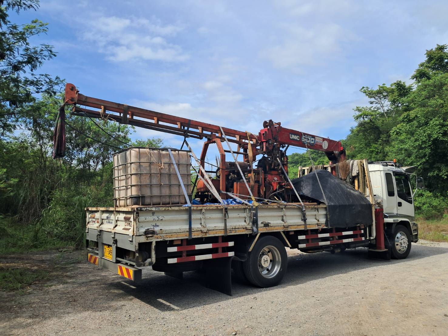 40 - https://รถเฮี๊ยบอยุธยาอ่างทอง.com | บริการรถเฮี๊ยบรับจ้างอยุธยา อ่างทอง และพื้นที่ใกล้เคียง ให้เช่ารถบรรทุกติดเครน 6 ล้อ สำหรับยกและขนย้ายสิ่งของหนักอย่างมืออาชีพ ปลอดภัย ตรงต่อเวลา ในราคาที่เป็นกันเอง