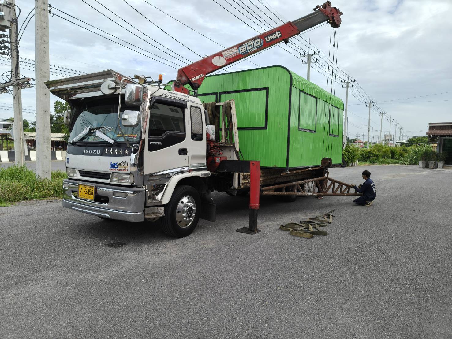 43 - https://รถเฮี๊ยบอยุธยาอ่างทอง.com | บริการรถเฮี๊ยบรับจ้างอยุธยา อ่างทอง และพื้นที่ใกล้เคียง ให้เช่ารถบรรทุกติดเครน 6 ล้อ สำหรับยกและขนย้ายสิ่งของหนักอย่างมืออาชีพ ปลอดภัย ตรงต่อเวลา ในราคาที่เป็นกันเอง