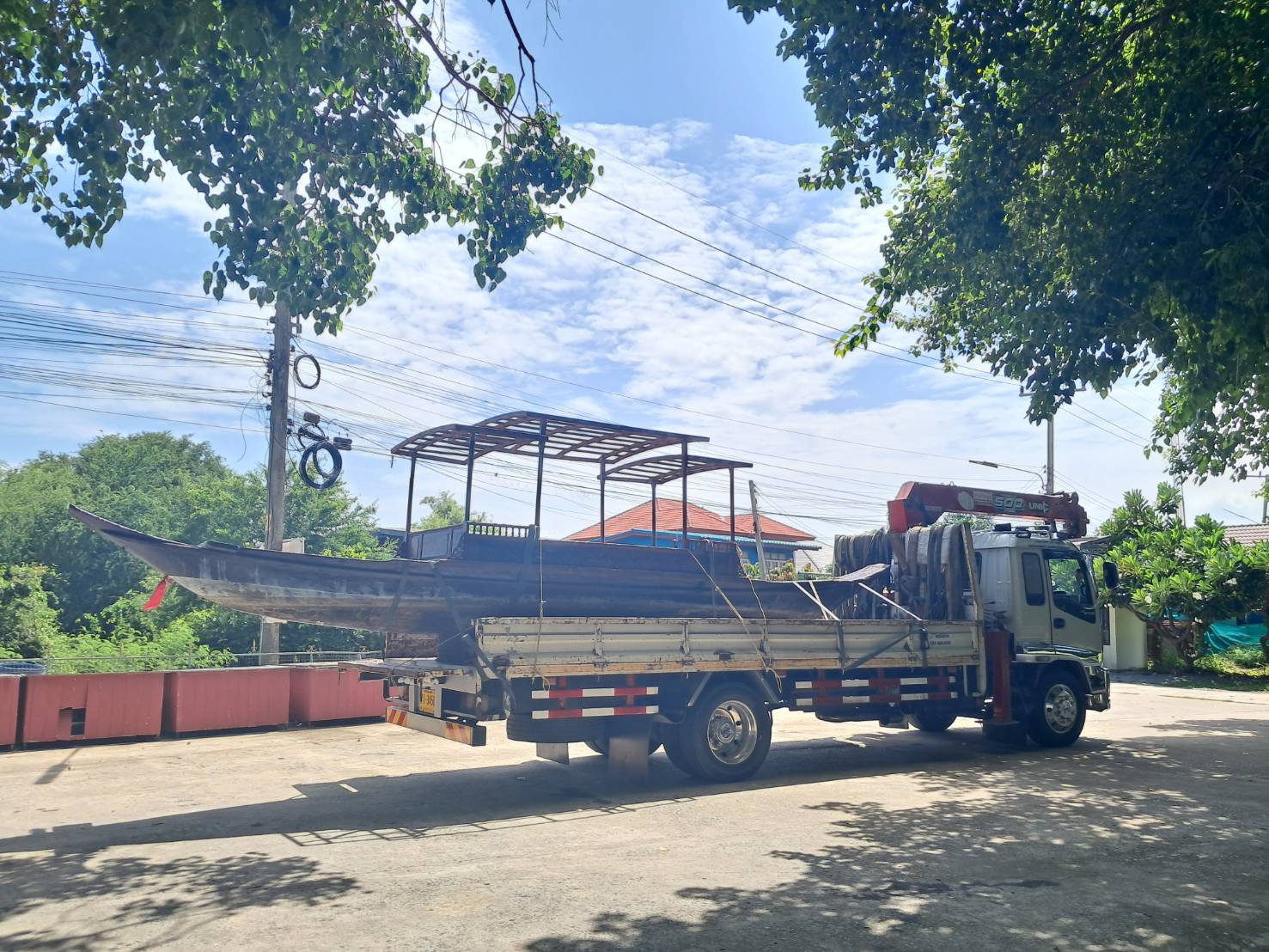 50 - https://รถเฮี๊ยบอยุธยาอ่างทอง.com | บริการรถเฮี๊ยบรับจ้างอยุธยา อ่างทอง และพื้นที่ใกล้เคียง ให้เช่ารถบรรทุกติดเครน 6 ล้อ สำหรับยกและขนย้ายสิ่งของหนักอย่างมืออาชีพ ปลอดภัย ตรงต่อเวลา ในราคาที่เป็นกันเอง