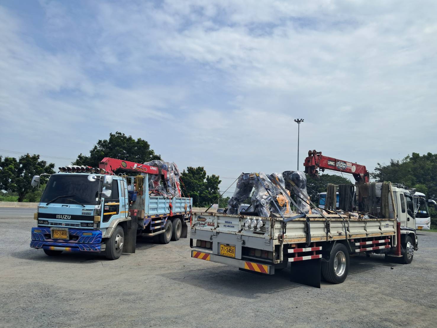 51 - https://รถเฮี๊ยบอยุธยาอ่างทอง.com | บริการรถเฮี๊ยบรับจ้างอยุธยา อ่างทอง และพื้นที่ใกล้เคียง ให้เช่ารถบรรทุกติดเครน 6 ล้อ สำหรับยกและขนย้ายสิ่งของหนักอย่างมืออาชีพ ปลอดภัย ตรงต่อเวลา ในราคาที่เป็นกันเอง