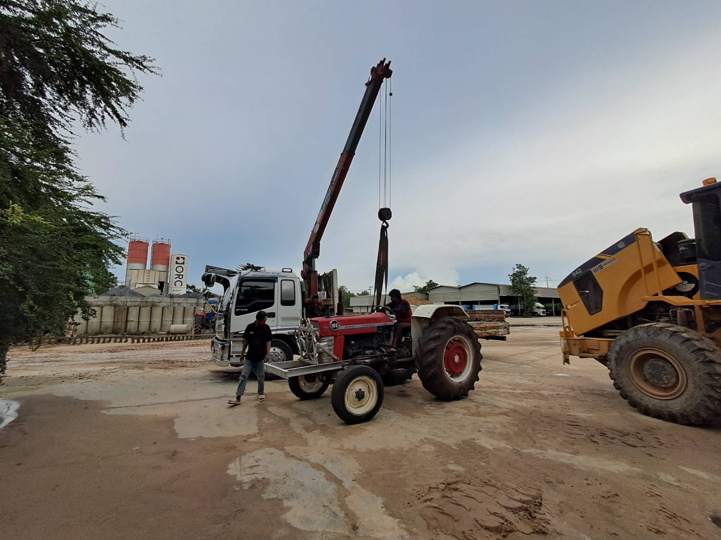 54 - https://รถเฮี๊ยบอยุธยาอ่างทอง.com | บริการรถเฮี๊ยบรับจ้างอยุธยา อ่างทอง และพื้นที่ใกล้เคียง ให้เช่ารถบรรทุกติดเครน 6 ล้อ สำหรับยกและขนย้ายสิ่งของหนักอย่างมืออาชีพ ปลอดภัย ตรงต่อเวลา ในราคาที่เป็นกันเอง